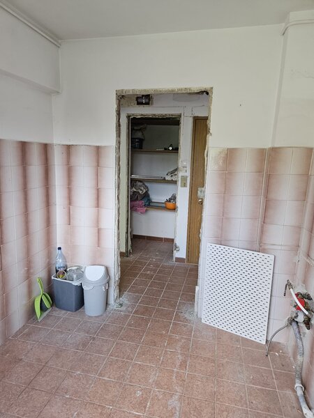 Titan, pe strada Cucuteni intersectie Barajul Lotru, 5 minute metrou,