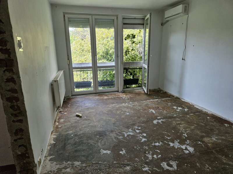 Titan, pe strada Cucuteni intersectie Barajul Lotru, 5 minute metrou,