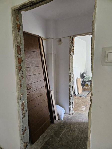 Titan, pe strada Cucuteni intersectie Barajul Lotru, 5 minute metrou,