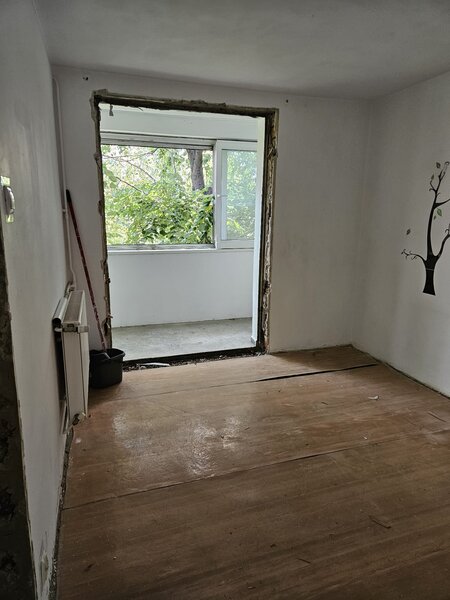 Titan, pe strada Cucuteni intersectie Barajul Lotru, 5 minute metrou,