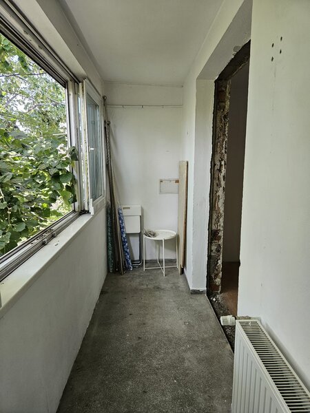 Titan, pe strada Cucuteni intersectie Barajul Lotru, 5 minute metrou,